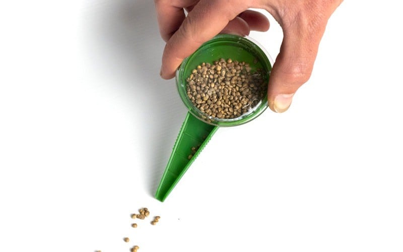 Adjustable seed dispenser usage